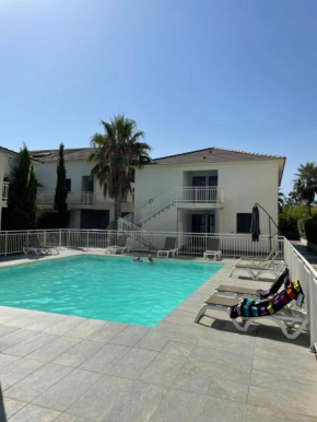 Appart T2 de 40m2 pieds dans l'eau + piscine